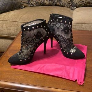 Black laced bootie heels